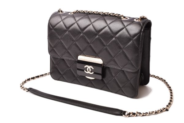 c 19 014 2 CHANEL Shoulder Bag Matelasse Black