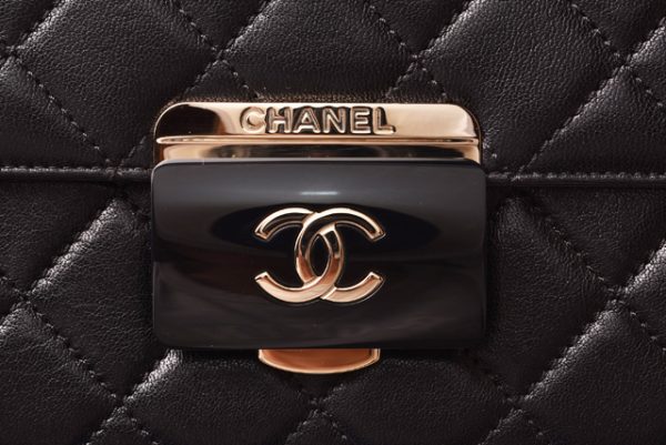 c 19 014 5 CHANEL Shoulder Bag Matelasse Black