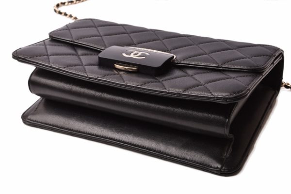 c 19 014 6 CHANEL Shoulder Bag Matelasse Black