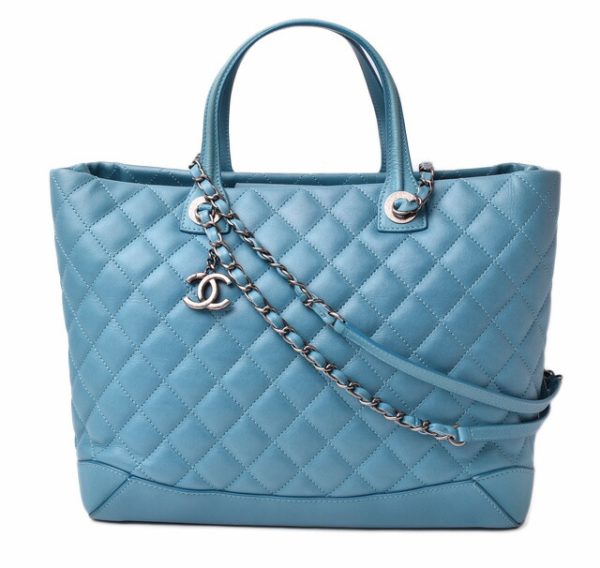 c 19 024 1 CHANEL Shoulder Bag Quilted Blue