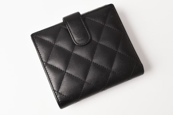 c 19 064 3 CHANEL Wallet Cambon Black