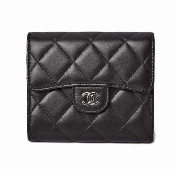 c 19 068 1 CHANEL 3 FWallet Lambskin Black