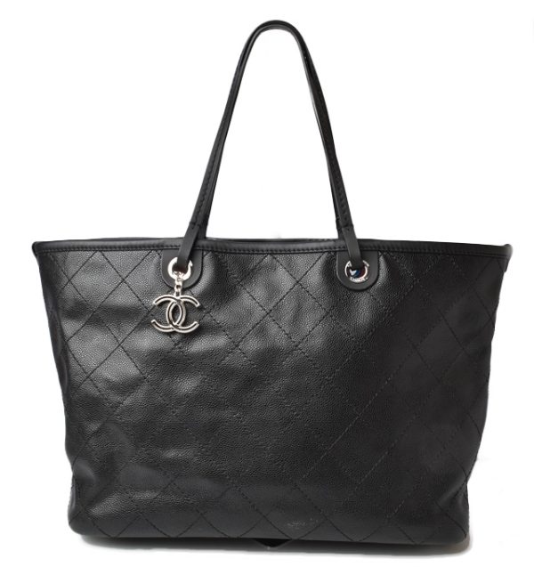 c 19 090 1 CHANEL Tote Bag Caviar Black