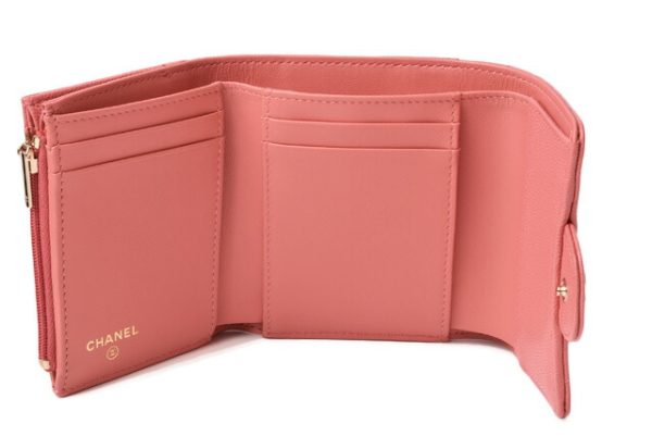 c 19 p0820 3 5 CHANEL Small Flap Wallet Caviar Pink