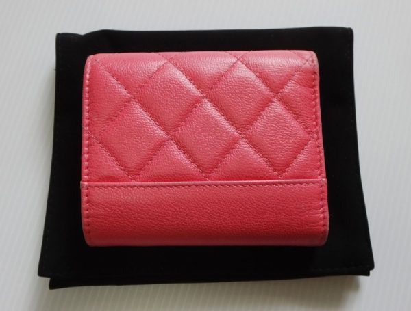 c1001631 003 Chanel Wallet Caviar Skin Half Coco Folding Wallet Matelasse Mini Wallet Salmon Pink Coin