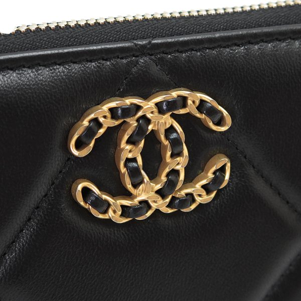 chanelzipwallet 4 CHANEL Quilted Wallet Black