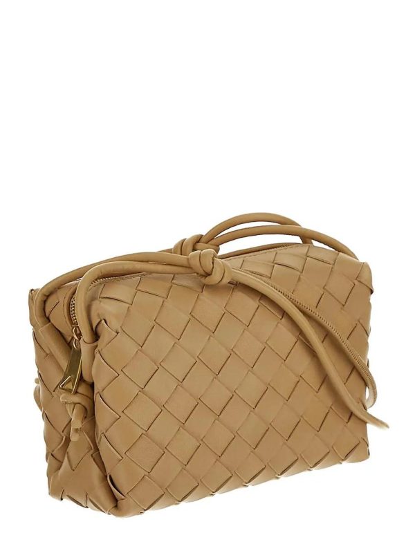 d47955d8a8ea222 ia 2 Bottega Veneta Spring Summer Bag