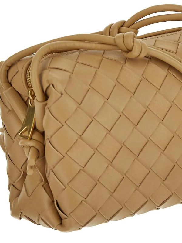 d47955d8a8ea222 ia 4 Bottega Veneta Spring Summer Bag