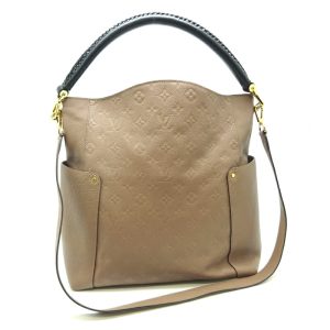 dh65197 2 Louis Vuitton Taiga Reporter Shoulder Bag