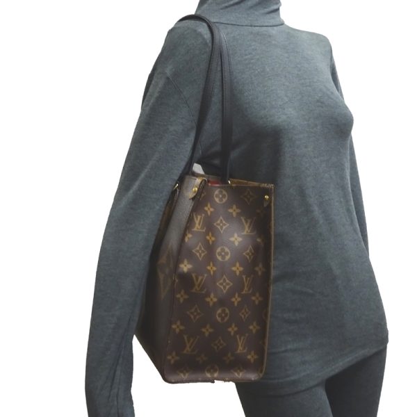 dh70546 8 Louis Vuitton On the Go MM Giant Handbag Brown