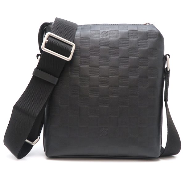 dh79272 1 Louis Vuitton Discovery Messenger Damier Infini Shoulder Bag Black