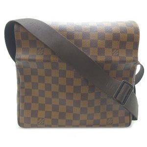 dh79746 1 Louis Vuitton Pochette Marelle Monogram Clutch Bag Brown