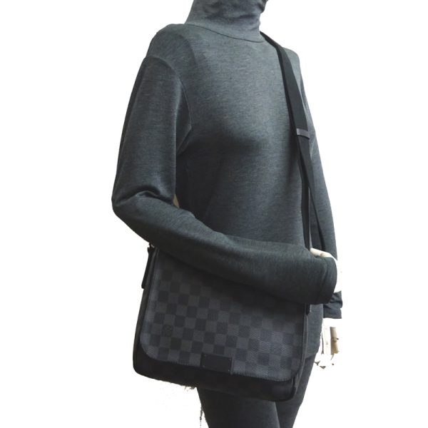 dh80075 8 Louis Vuitton District PM Damier Graphite Shoulder Bag Black