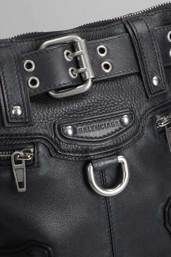 ee284421c08e937 ia 4 BALENCIAGA Black bag fallwinter 2022