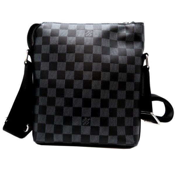 fdh81740 2 Louis Vuitton Discovery Messenger Damier Infini Shoulder Bag Black