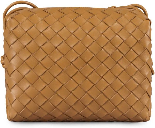 fe5240689a94330 ia 2 Bottega Veneta Fall Winter Bag Beige