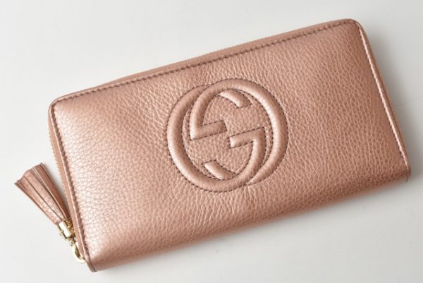 g 201005 18 2 Gucci Long Wallet Soho Metallic Pink