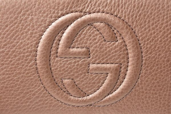 g 201005 18 6 Gucci Wallet Soho Interlocking G Metallic Pink