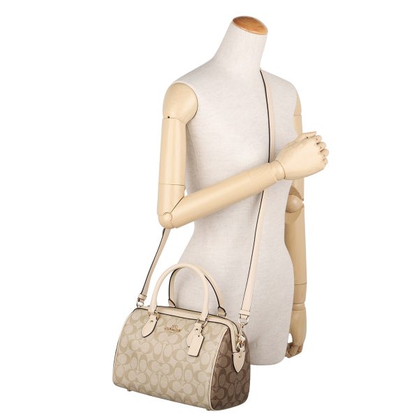 gcoch486imot4 6 Coach Signature Handbag Beige