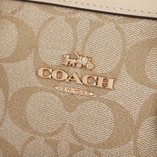 gcoch486imot4 7 Coach Signature Handbag Beige