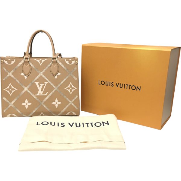 i22 1765 1 2 Louis Vuitton On the Go MM 2WAY Bag Broderie Beige