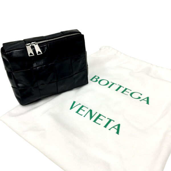 i23 2127 17 Bottega Veneta Cassette Sling Bag Body Bag Calfskin Black