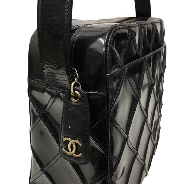 i24 1379 13 Chanel One Shoulder Bag Enamel Black