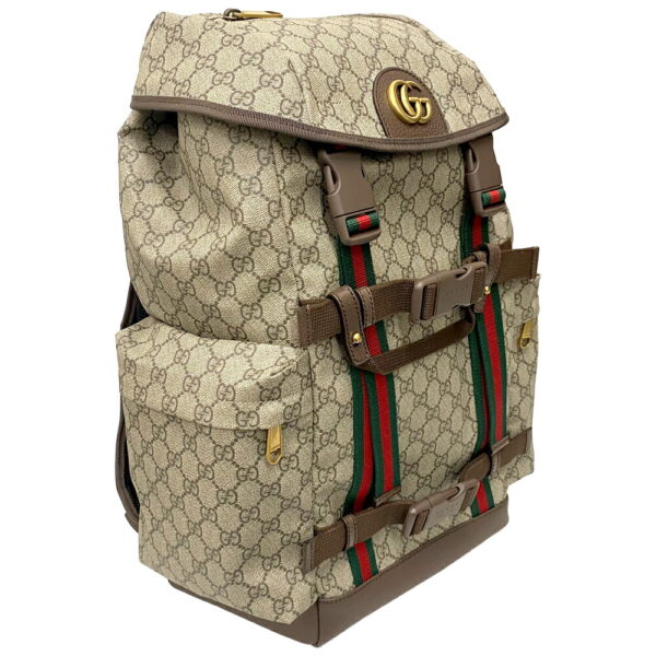 i24 284 1 Gucci Skateboard Backpack GG Supreme