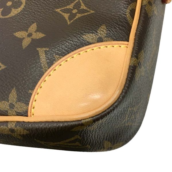 i24 537 9 Louis Vuitton Danube Crossbody Bag Monogram