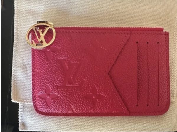 Screenshot Louis Vuitton Porte Carte Romy Card Case Empreinte