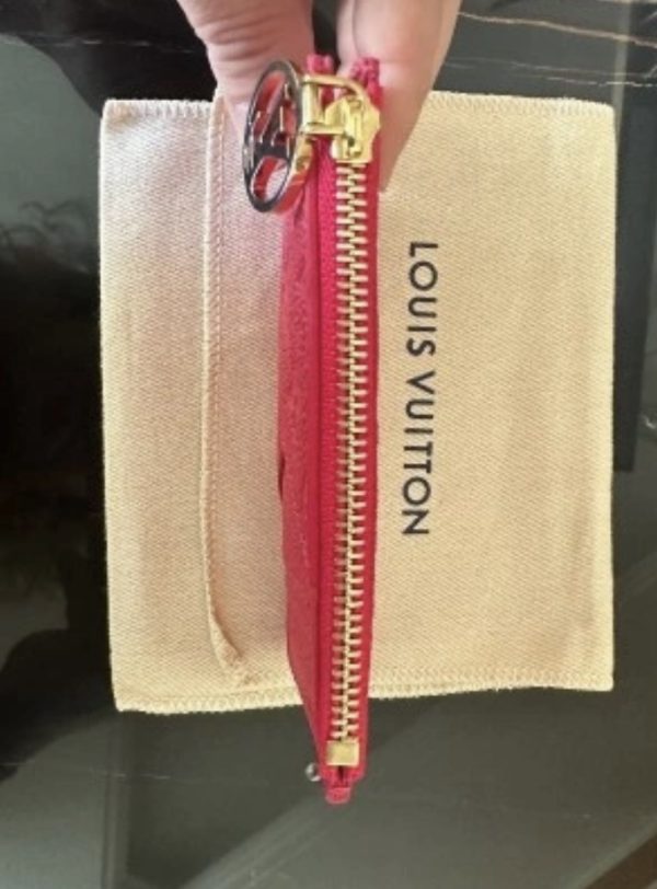 Screenshot Louis Vuitton Porte Carte Romy Card Case Empreinte