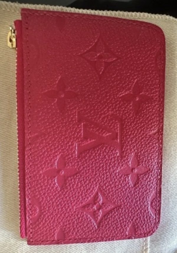 Screenshot Louis Vuitton Porte Carte Romy Card Case Empreinte