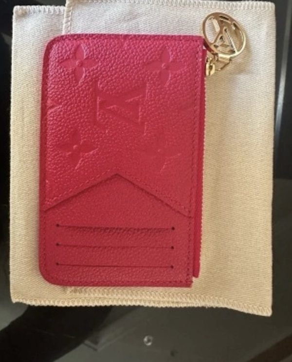 Screenshot Louis Vuitton Porte Carte Romy Card Case Empreinte