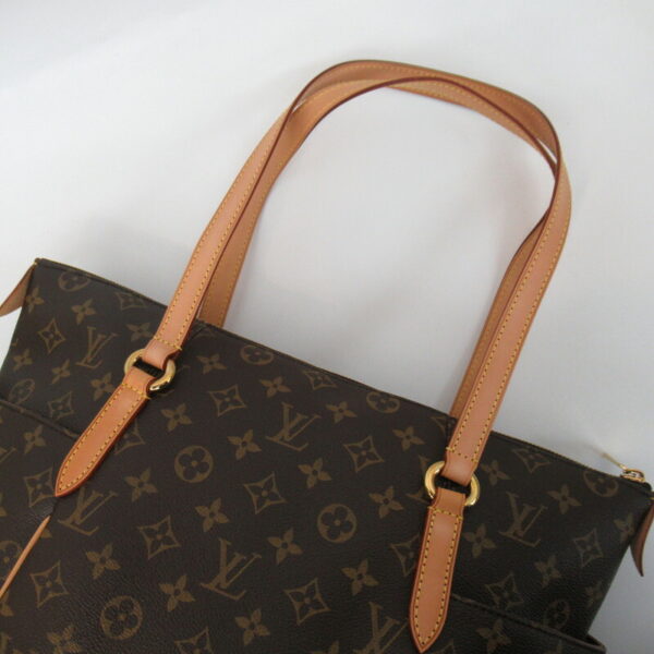 imgrc0079541886 Louis Vuitton Totally PM Monogram Shoulder Bag