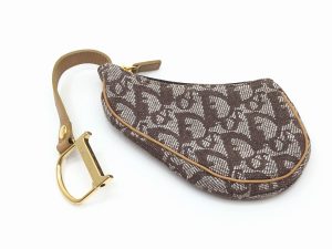 imgrc0079787995 Louis Vuitton Alma GM Epi Fig