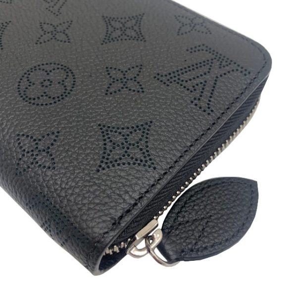 imgrc0083650744 Louis Vuitton Zippy Wallet Mahina Leather Black