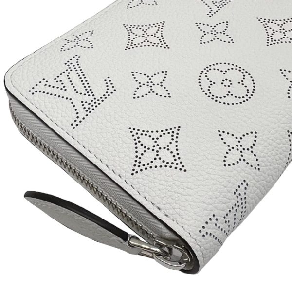 imgrc0084175496 Louis Vuitton Zippy Wallet Long Wallet Mahina Leather White