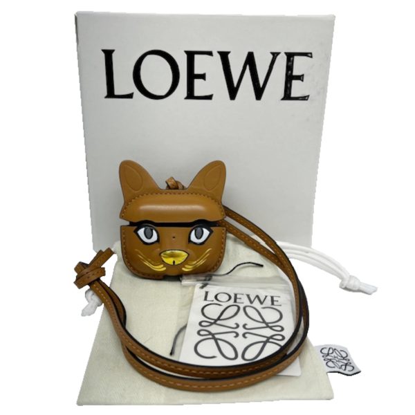 imgrc0086538286 Loewe Cat AirPods Pro Case Camel