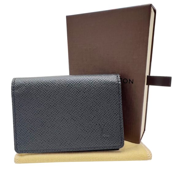 imgrc0086838700 Louis Vuitton Anvelop Carte de Visit Card Case Taiga Leather Gray