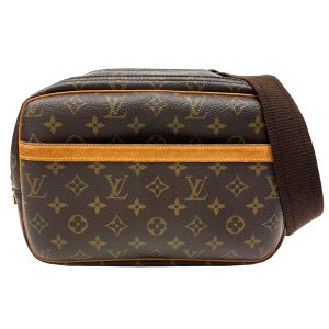 imgrc0087078479 Louis Vuitton Monogram Canvas Toiletry Pouch 26