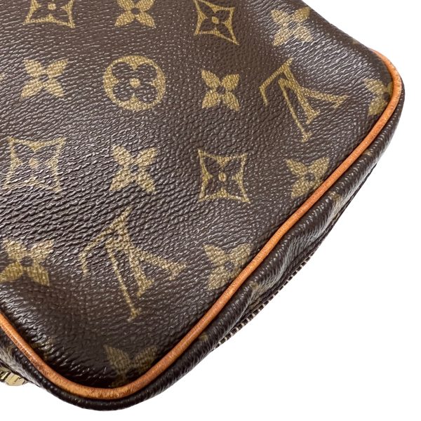 imgrc0087081495 Louis Vuitton Danube Shoulder Bag Monogram Canvas Brown