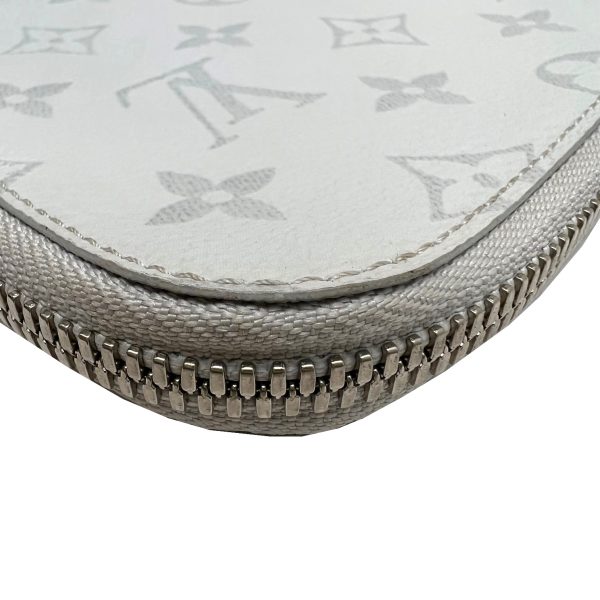 imgrc0087090867 Louis Vuitton Pochette Jules PM Clutch Bag Monogram Canvas White