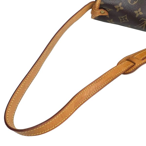 imgrc0087427838 Louis Vuitton Saumur 30 Shoulder Bag Monogram Canvas Brown