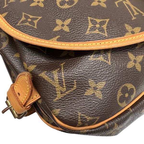 imgrc0087427851 Louis Vuitton Saumur 30 Shoulder Bag Monogram Canvas Brown