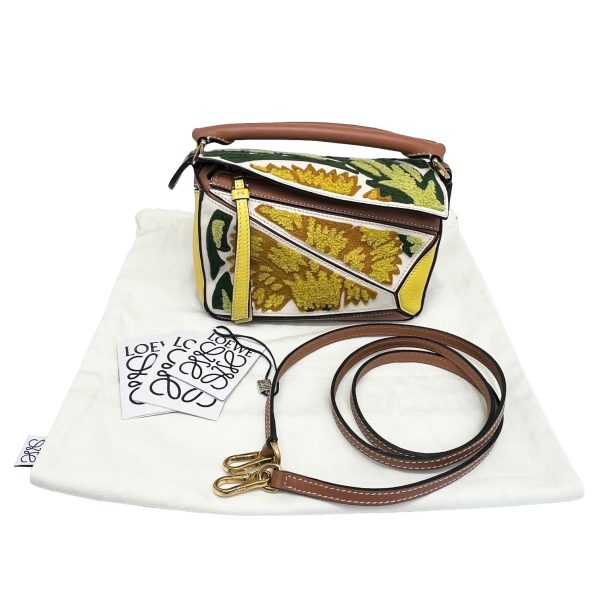 imgrc0087718487 Loewe Puzzle Shoulder Bag Crossbody White