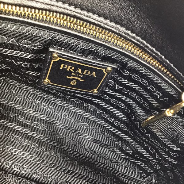 imgrc0089318270 PRADA Logo Chain Shoulder Bag Gathered Leather Black