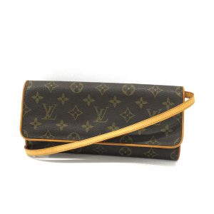 imgrc0090250350 GUCCI GG Belt Bag Black Rubber Effect Bag