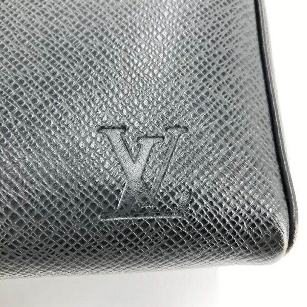 imgrc0091337507 Louis Vuitton True Toilet PM Pouch Taiga Black