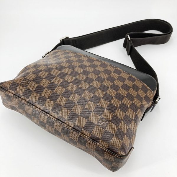 imgrc0091388874 Louis Vuitton Jake Messenger PM Shoulder Bag Damier Brown