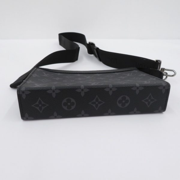 imgrc0091707825 Louis Vuitton Gaston Wearable Wallet Shoulder Bag Black